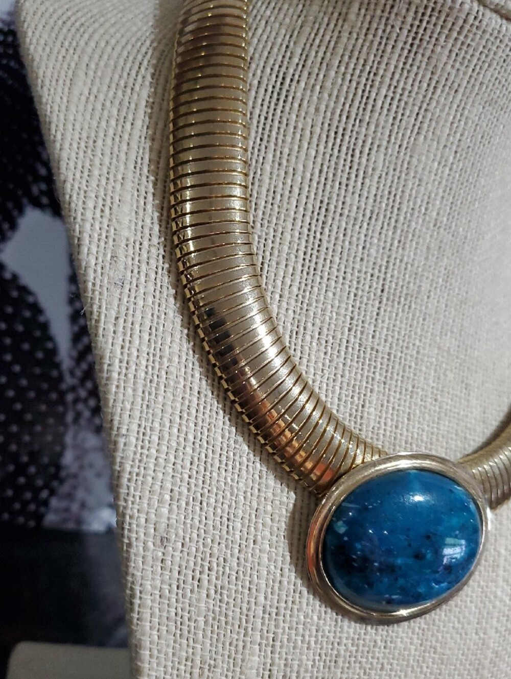 Gold-Tone Omega Ribbed Collar Necklace with Blue Stone Center Vintage Chunky - Picture 2 of 11
